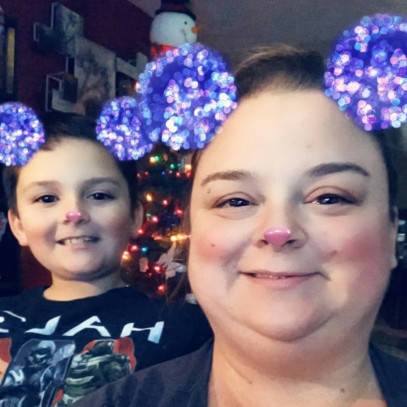 Meet your Posher, Heather - Picture 1 of 1